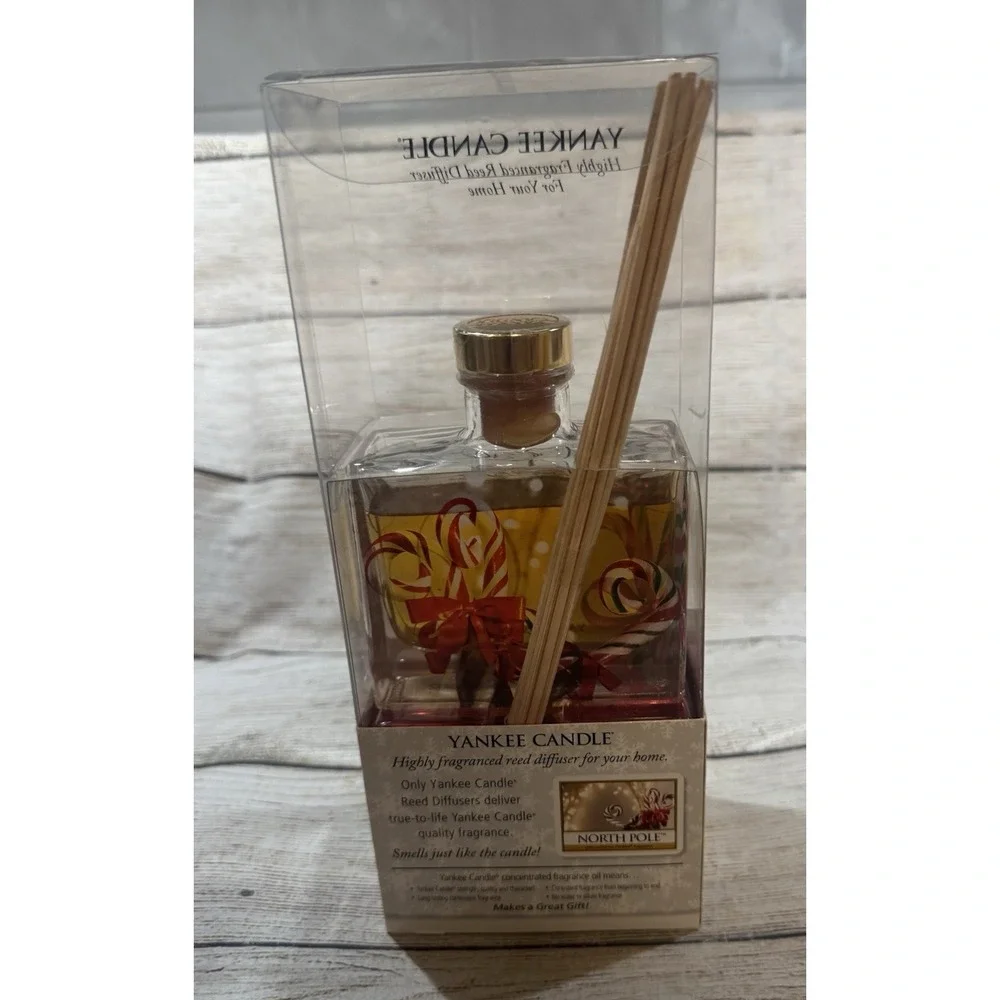 NIB Yankee Candle 3 oz Reed Diffuser North Pole Hand Decorated Glass NEW